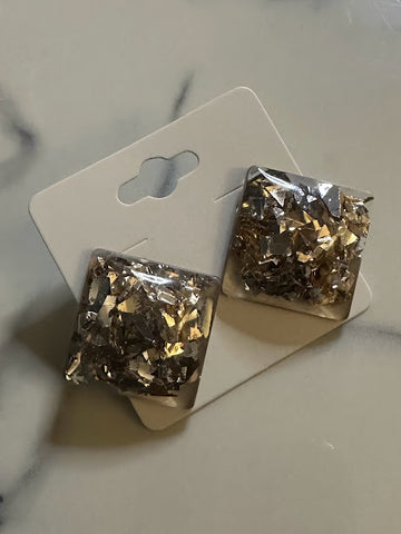 Diamond Shaped Studs - gold/silver